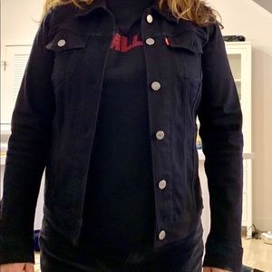 Women’s Levi’s trucker jacket black size M